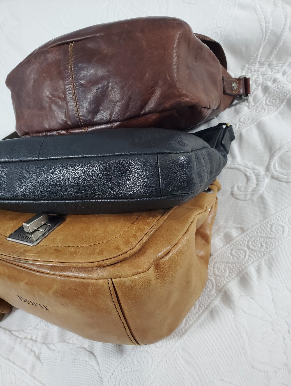 3 Women’s Leather Crossbody Bags - Fossil Black, Jack George Brown, Born Tan - Picture 7 of 16